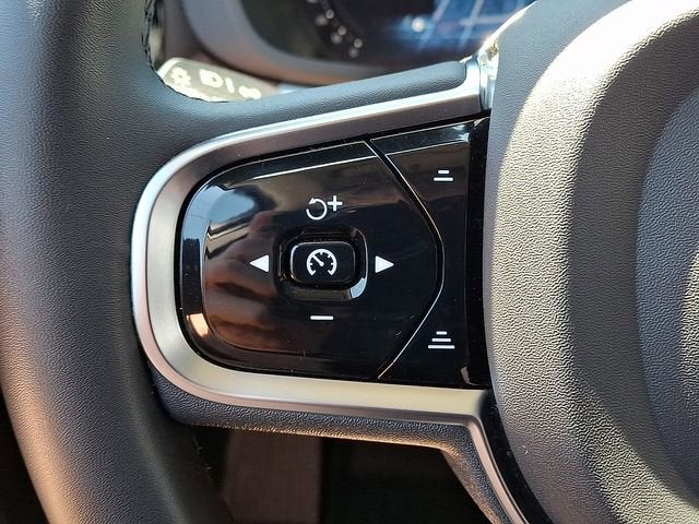 2023 Volvo XC60 Plus Bright Theme