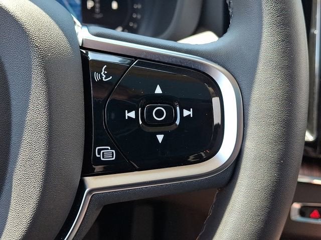 2023 Volvo XC60 Plus Bright Theme