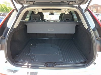 2023 Volvo XC60 Plus Bright Theme