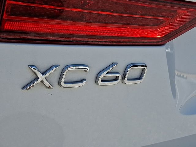 2023 Volvo XC60 Plus Bright Theme