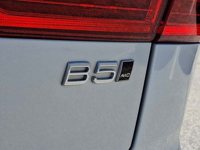 2023 Volvo XC60 Plus Bright Theme