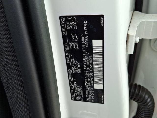 2023 Volvo XC60 B5 Plus Bright Theme