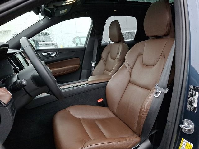 2023 Volvo XC60 Plus Bright Theme