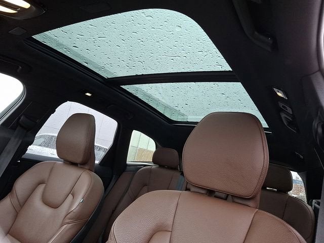 2023 Volvo XC60 Plus Bright Theme