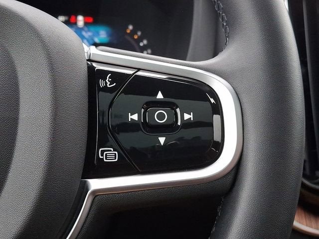 2023 Volvo XC60 Plus Bright Theme