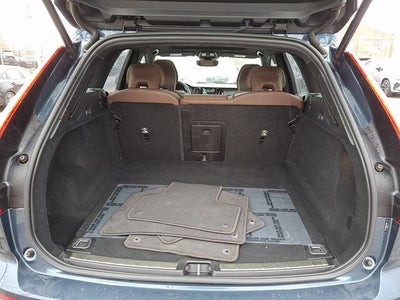 2023 Volvo XC60 Plus Bright Theme