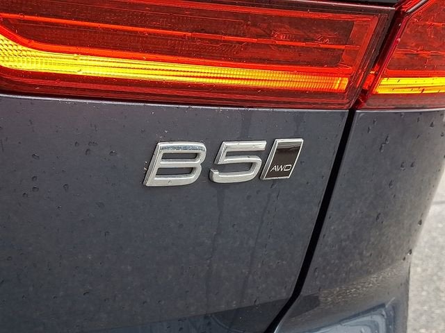 2023 Volvo XC60 Plus Bright Theme