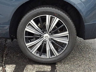 2023 Volvo XC60 Plus Bright Theme