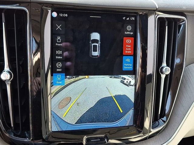 2023 Volvo XC60 Plus Bright Theme