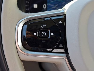 2023 Volvo XC60 Plus Bright Theme