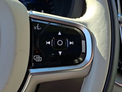 2023 Volvo XC60 Plus Bright Theme