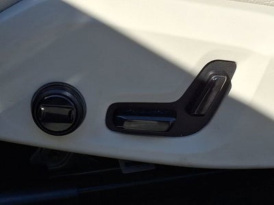 2023 Volvo XC60 Plus Bright Theme