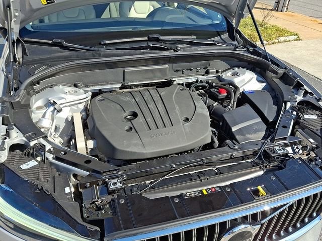 2023 Volvo XC60 Plus Bright Theme