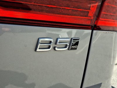 2023 Volvo XC60 Plus Bright Theme