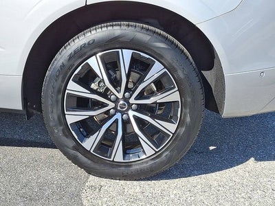 2023 Volvo XC60 Plus Bright Theme