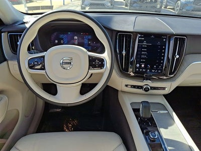 2023 Volvo XC60 Plus Dark Theme