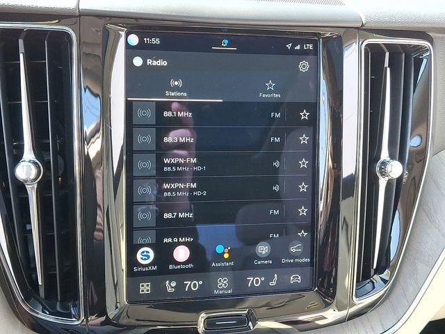 2023 Volvo XC60 Plus Dark Theme