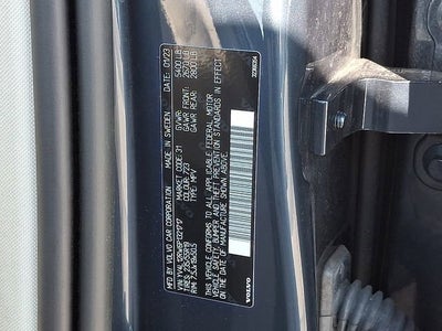 2023 Volvo XC60 Plus Dark Theme