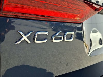 2023 Volvo XC60 Plus Dark Theme