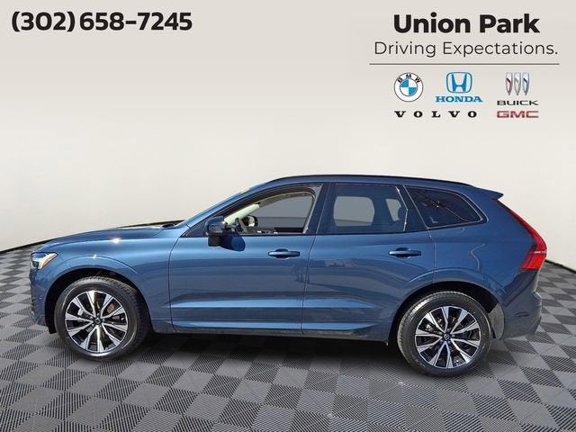 2023 Volvo XC60 Plus Dark Theme