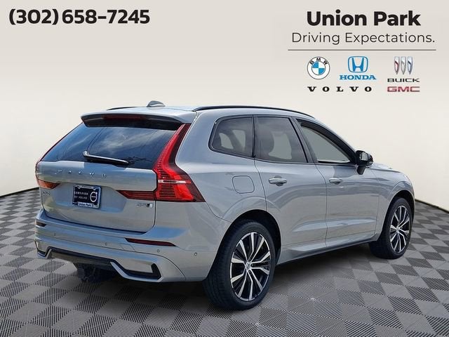2023 Volvo XC60 Plus Dark Theme