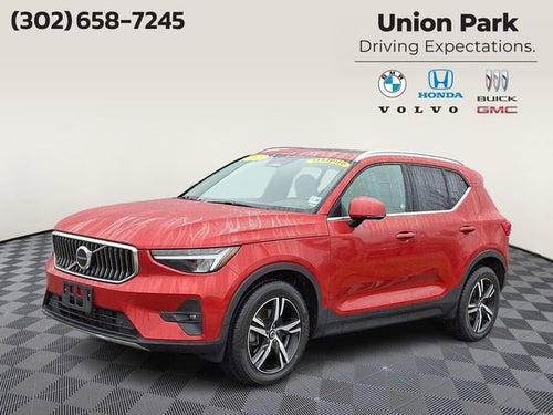 2023 Volvo XC40 Plus Bright Theme