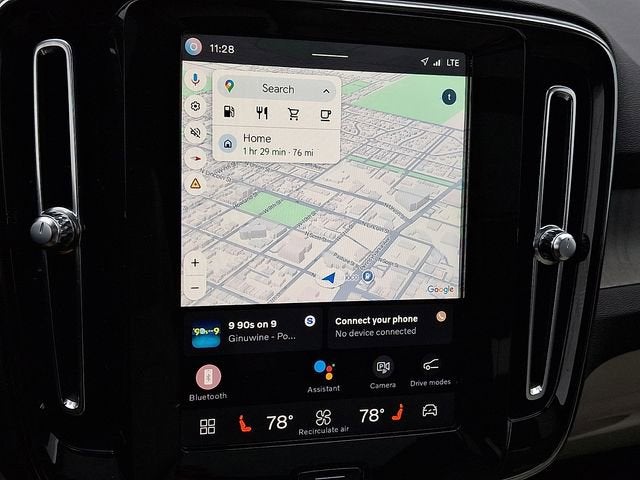 2023 Volvo XC40 Plus Bright Theme