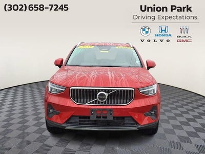 2023 Volvo XC40 Plus Bright Theme