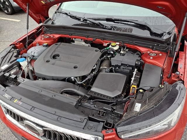 2023 Volvo XC40 Plus Bright Theme