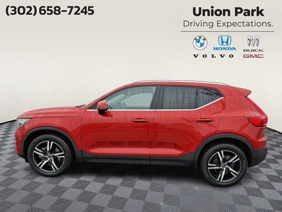 2023 Volvo XC40 Plus Bright Theme
