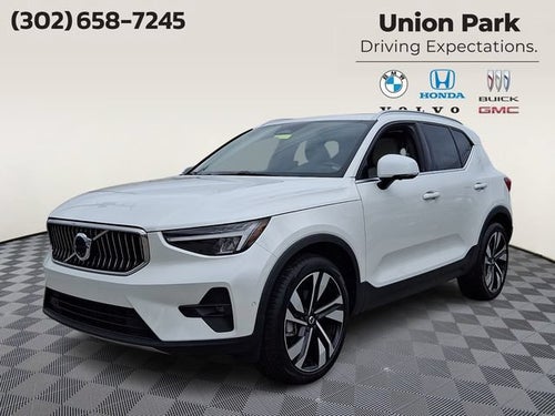 2024 Volvo XC40 B5 Plus Bright Theme