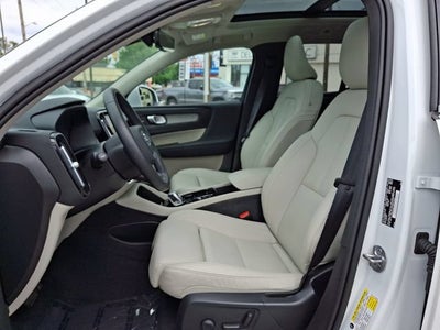2024 Volvo XC40 B5 Plus Bright Theme