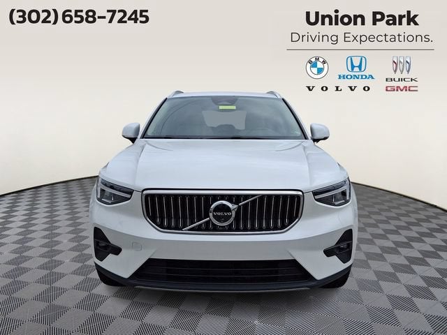 2024 Volvo XC40 B5 Plus Bright Theme