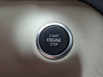 2024 Volvo XC40 B5 Plus Bright Theme