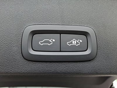 2024 Volvo XC40 B5 Plus Bright Theme