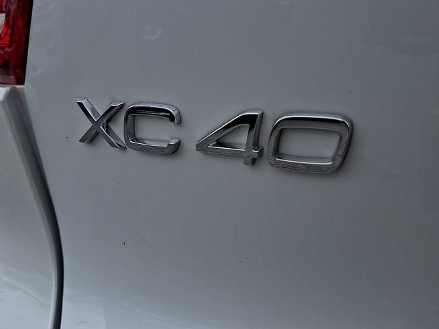 2024 Volvo XC40 B5 Plus Bright Theme