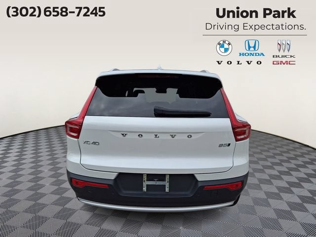 2024 Volvo XC40 B5 Plus Bright Theme