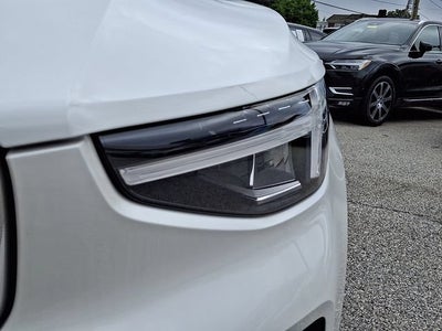 2024 Volvo XC40 B5 Plus Bright Theme