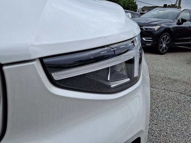 2024 Volvo XC40 B5 Plus Bright Theme