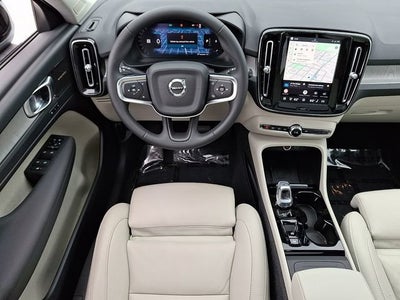 2024 Volvo XC40 B5 Plus Dark Theme