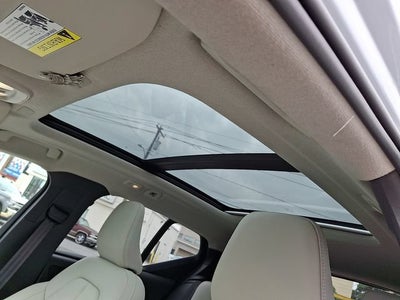 2024 Volvo XC40 B5 Plus Dark Theme