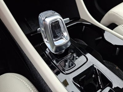 2024 Volvo XC40 B5 Plus Dark Theme