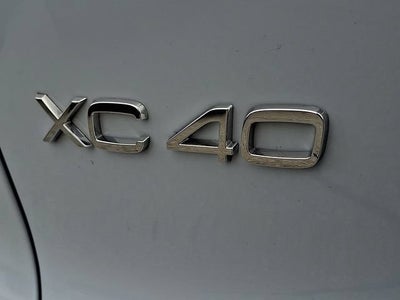 2024 Volvo XC40 B5 Plus Dark Theme