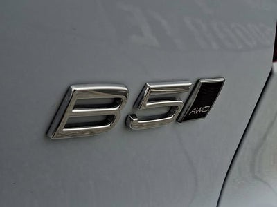 2024 Volvo XC40 B5 Plus Dark Theme