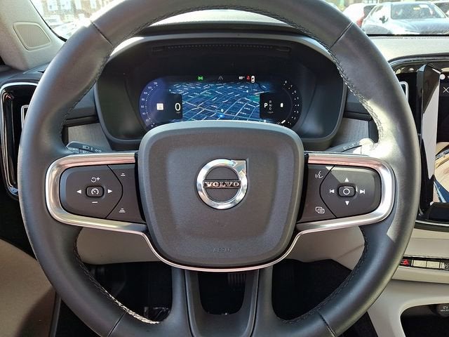 2024 Volvo XC40 Ultimate Dark Theme