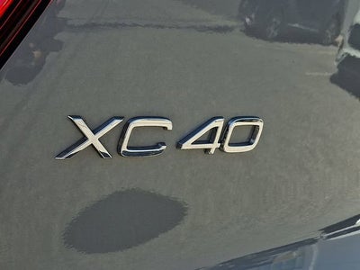 2024 Volvo XC40 Ultimate Dark Theme