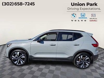 2024 Volvo XC40 Ultimate Dark Theme