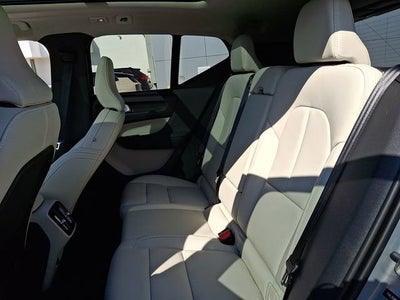 2024 Volvo XC40 Ultimate Dark Theme