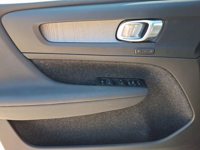 2023 Volvo XC40 B5 Core