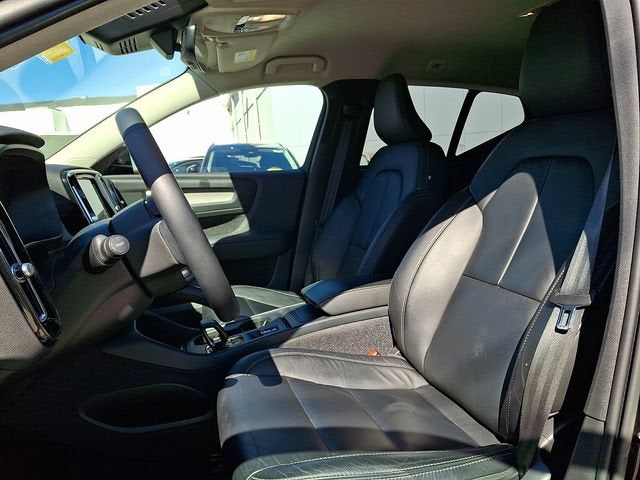 2023 Volvo XC40 B5 Core